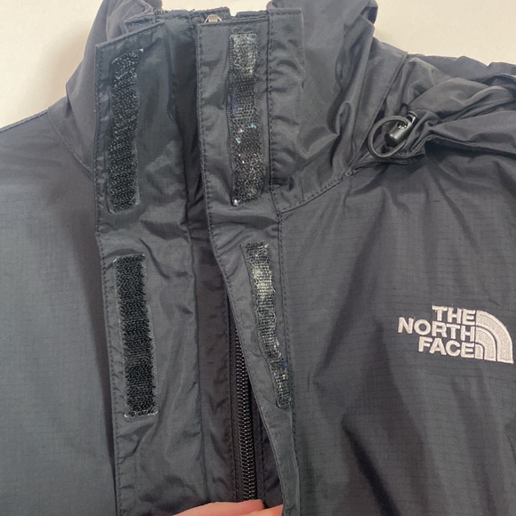 The North Face Windbreaker/Rain Jacket - Picture 3 of 7